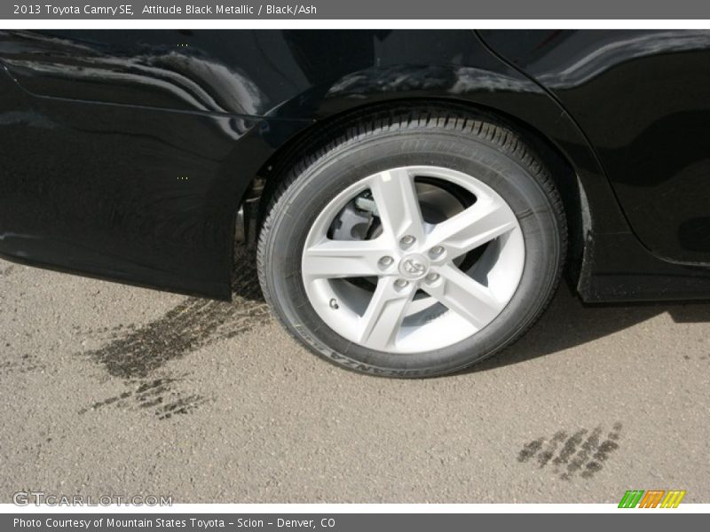 Attitude Black Metallic / Black/Ash 2013 Toyota Camry SE