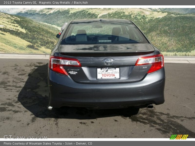 Magnetic Gray Metallic / Black/Ash 2013 Toyota Camry SE