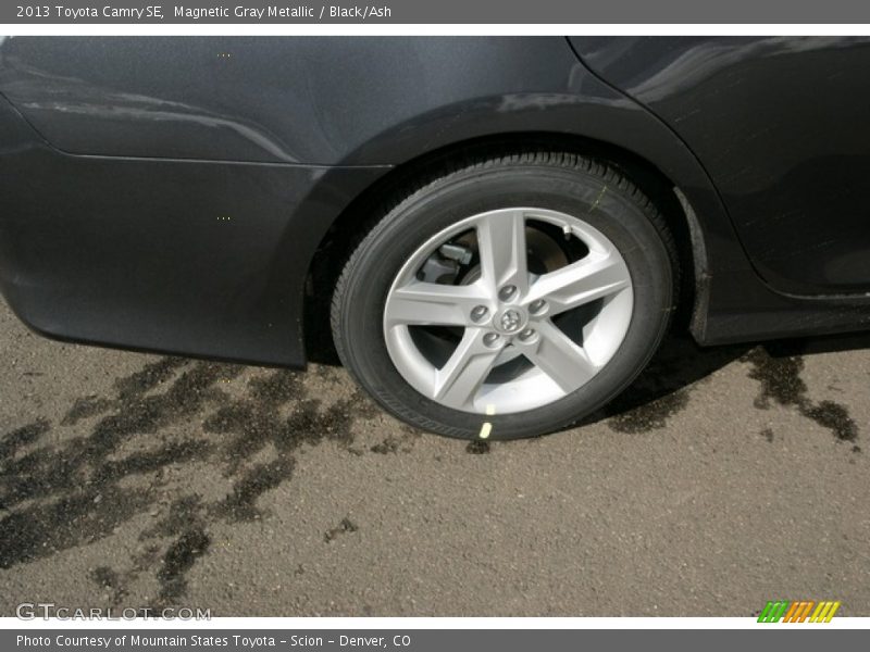 Magnetic Gray Metallic / Black/Ash 2013 Toyota Camry SE