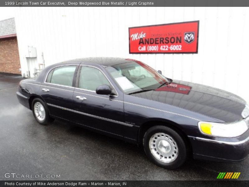 Deep Wedgewood Blue Metallic / Light Graphite 1999 Lincoln Town Car Executive