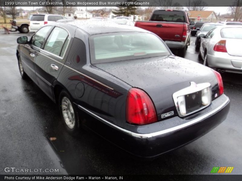 Deep Wedgewood Blue Metallic / Light Graphite 1999 Lincoln Town Car Executive