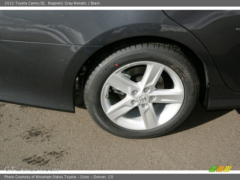 Magnetic Gray Metallic / Black 2013 Toyota Camry SE