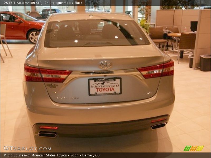 Champagne Mica / Black 2013 Toyota Avalon XLE
