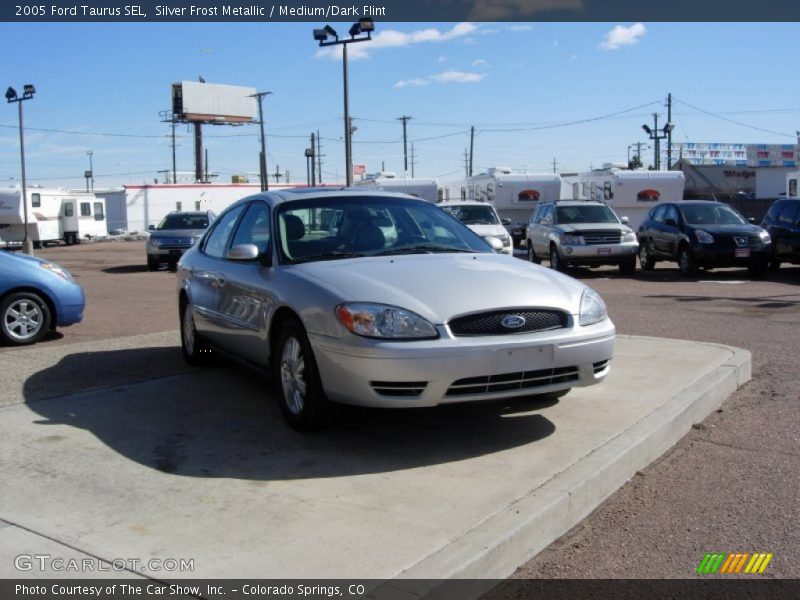 Silver Frost Metallic / Medium/Dark Flint 2005 Ford Taurus SEL