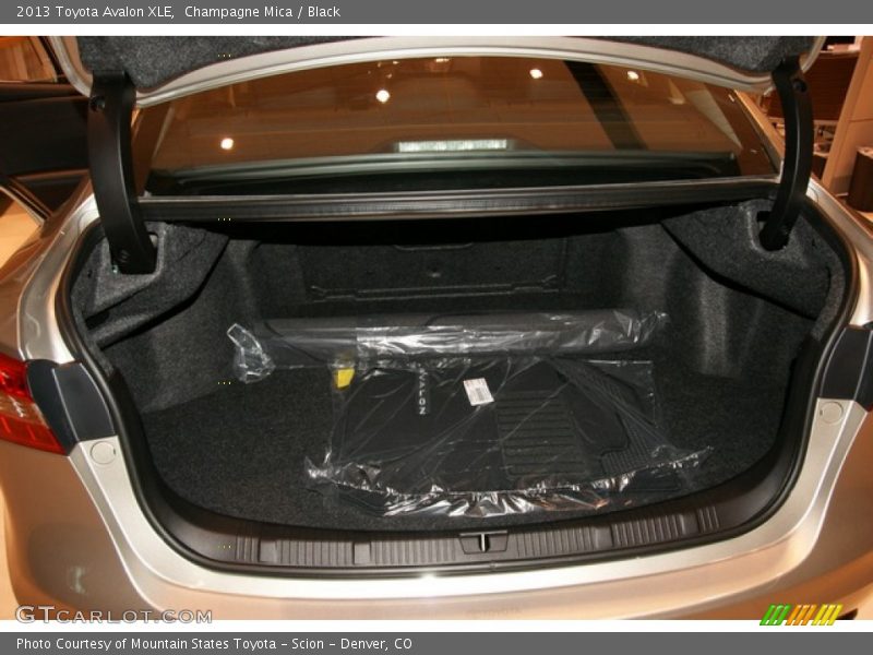Champagne Mica / Black 2013 Toyota Avalon XLE