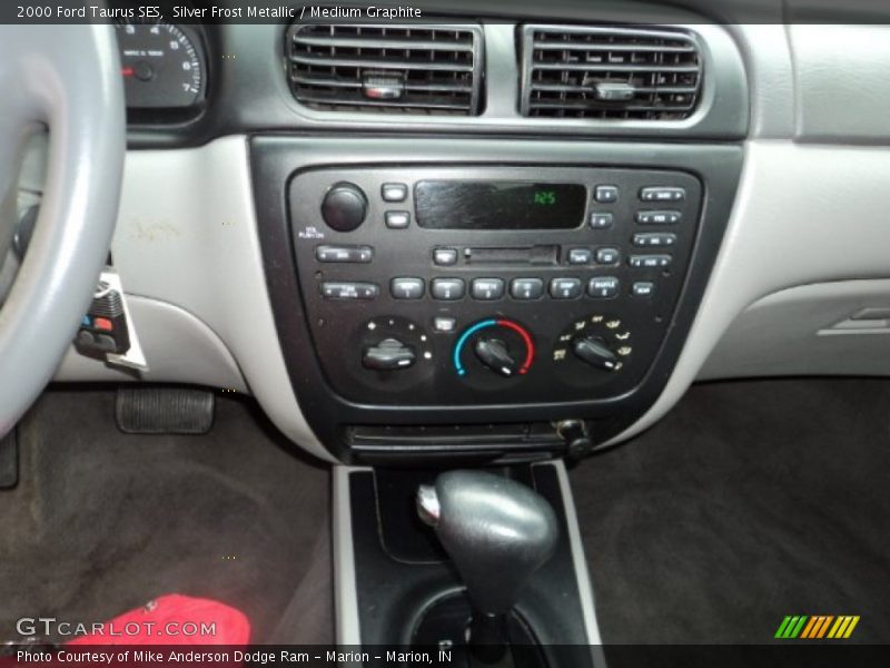 Silver Frost Metallic / Medium Graphite 2000 Ford Taurus SES