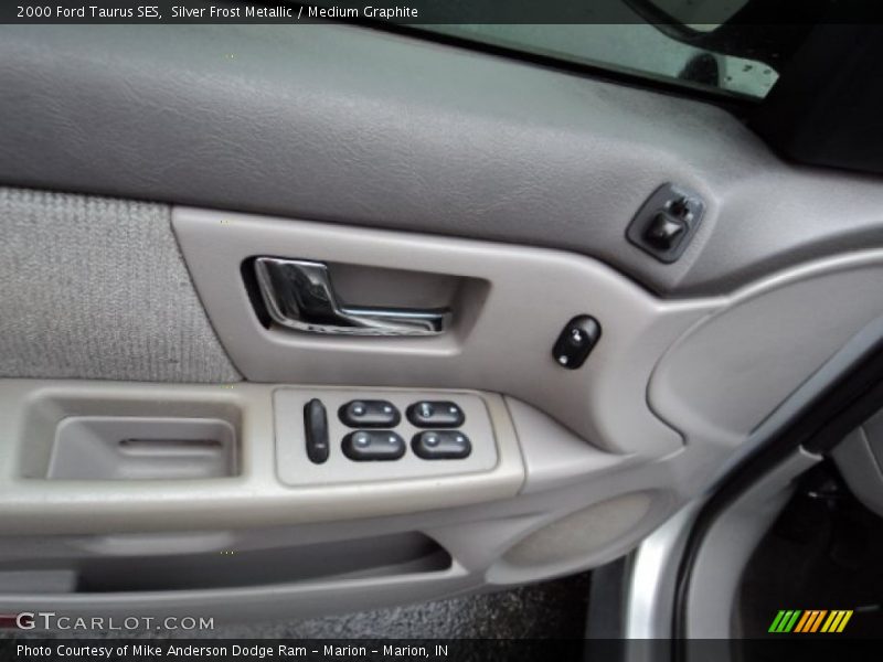 Silver Frost Metallic / Medium Graphite 2000 Ford Taurus SES