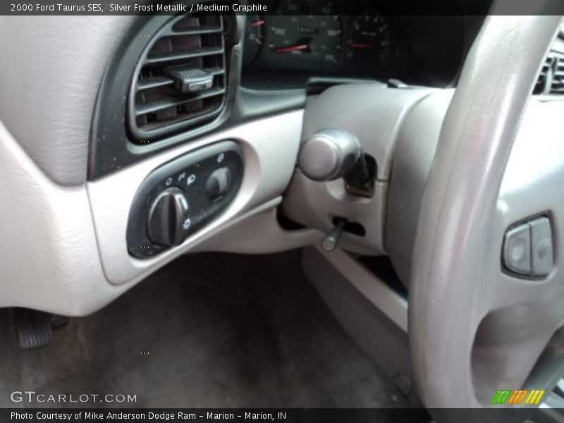 Silver Frost Metallic / Medium Graphite 2000 Ford Taurus SES