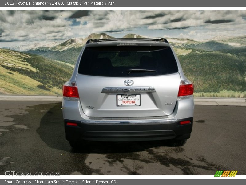 Classic Silver Metallic / Ash 2013 Toyota Highlander SE 4WD
