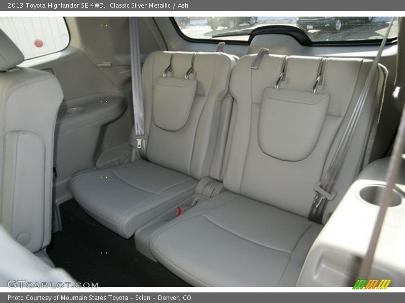 Classic Silver Metallic / Ash 2013 Toyota Highlander SE 4WD