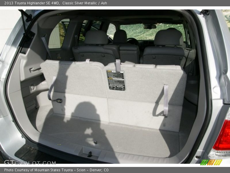 Classic Silver Metallic / Ash 2013 Toyota Highlander SE 4WD