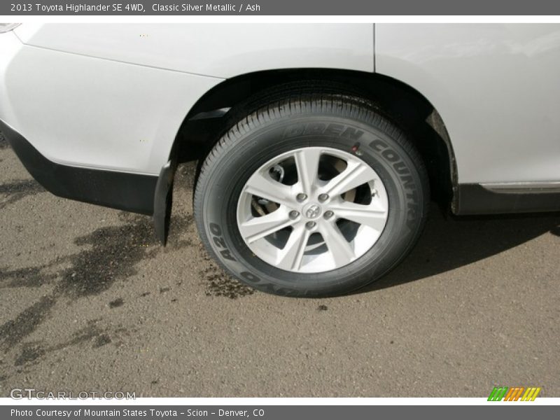 Classic Silver Metallic / Ash 2013 Toyota Highlander SE 4WD