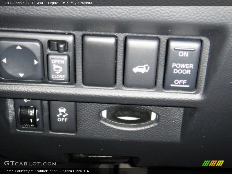 Controls of 2012 FX 35 AWD