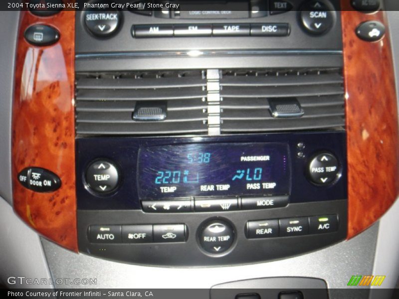 Controls of 2004 Sienna XLE