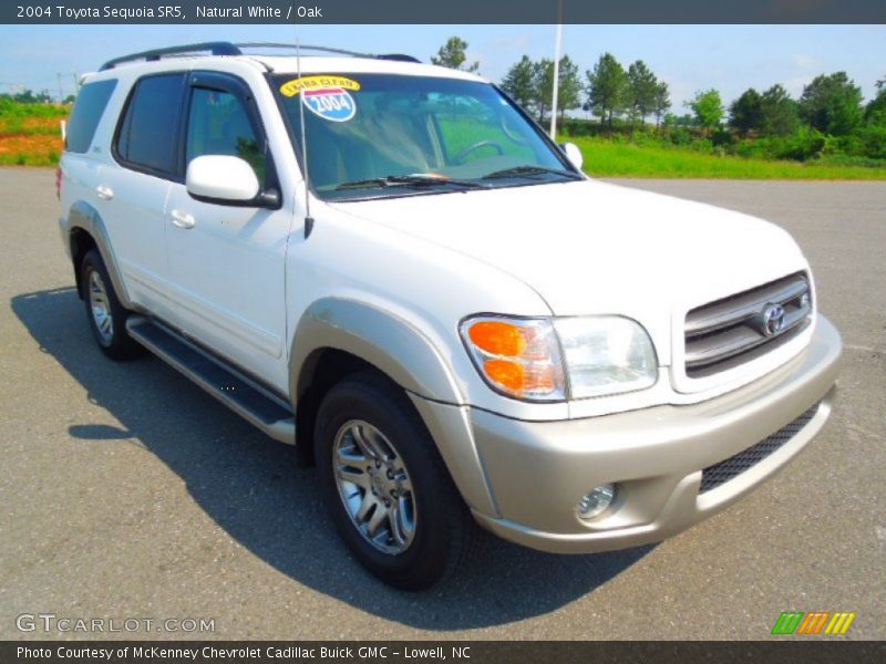 Front 3/4 View of 2004 Sequoia SR5