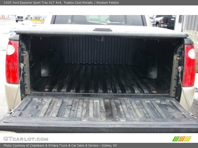 Pueblo Gold Metallic / Medium Pebble 2005 Ford Explorer Sport Trac XLT 4x4