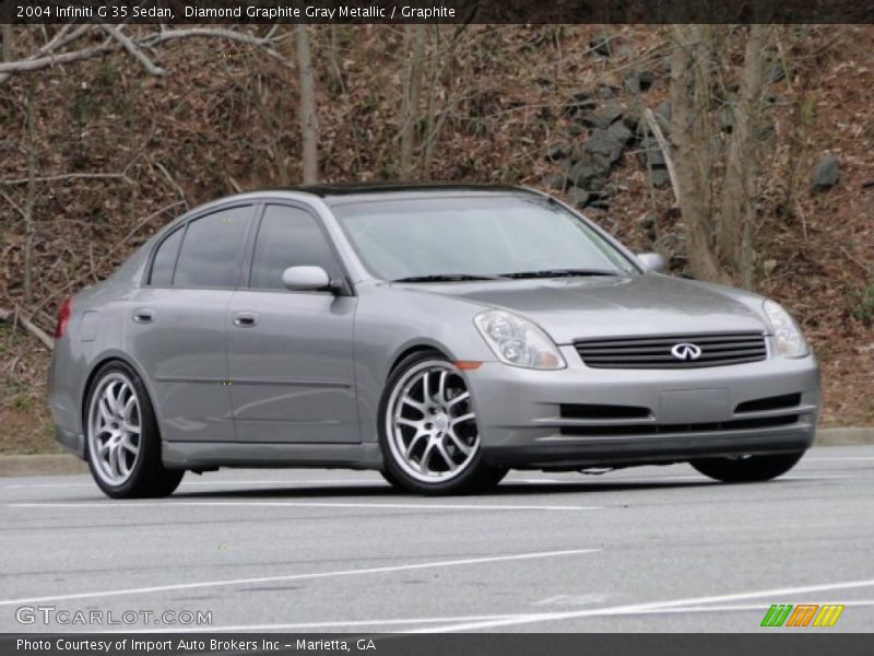 Front 3/4 View of 2004 G 35 Sedan