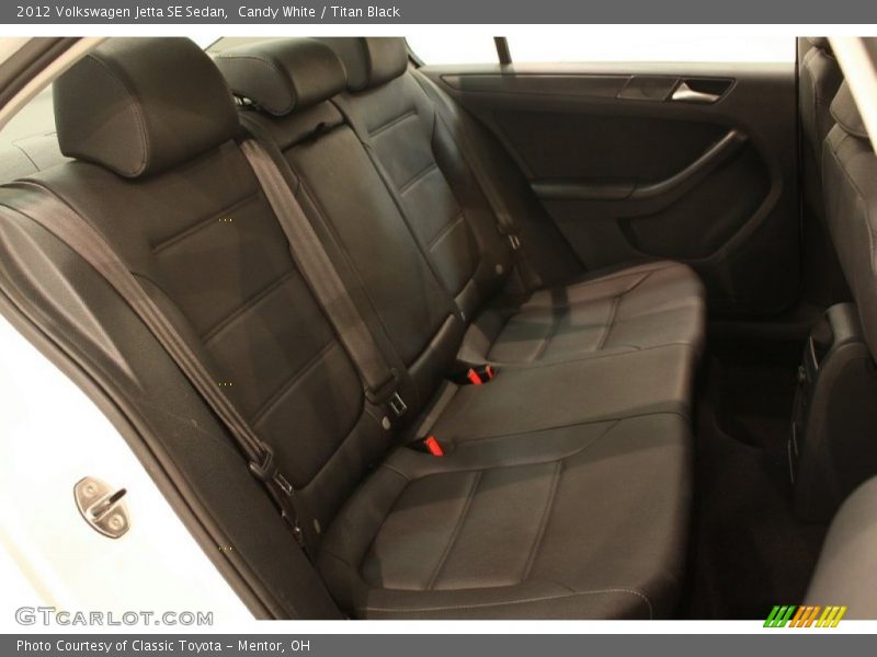 Candy White / Titan Black 2012 Volkswagen Jetta SE Sedan