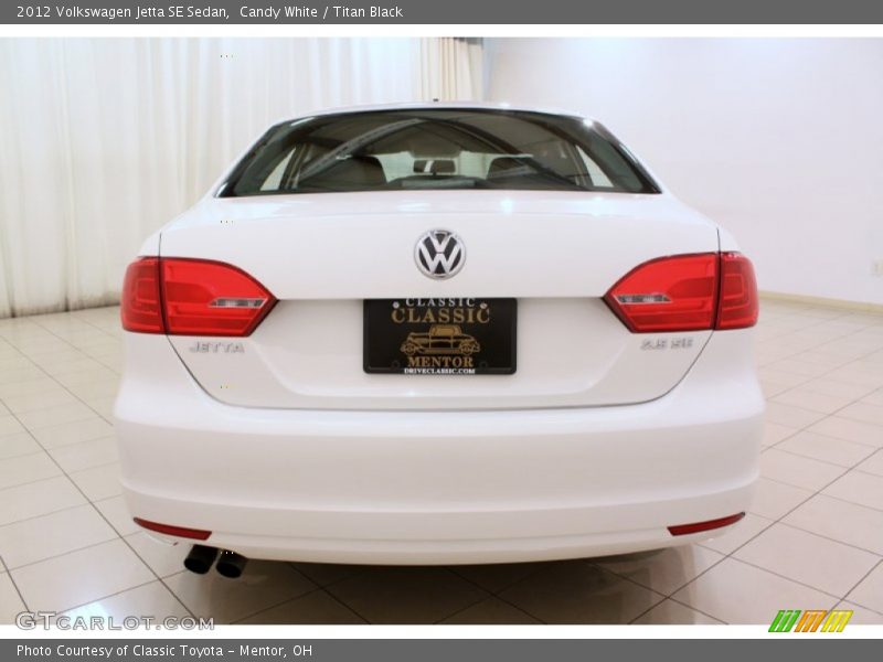 Candy White / Titan Black 2012 Volkswagen Jetta SE Sedan