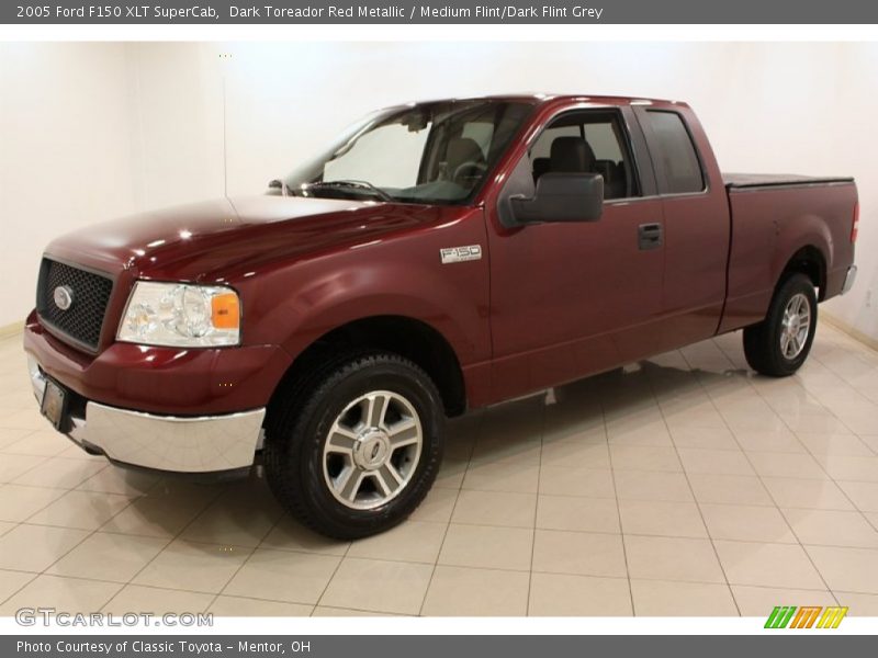 Front 3/4 View of 2005 F150 XLT SuperCab