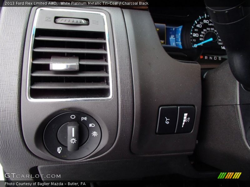 White Platinum Metallic Tri-Coat / Charcoal Black 2013 Ford Flex Limited AWD