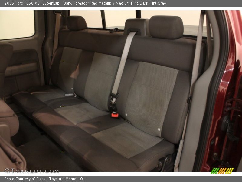 Dark Toreador Red Metallic / Medium Flint/Dark Flint Grey 2005 Ford F150 XLT SuperCab