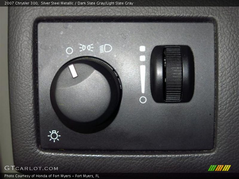 Silver Steel Metallic / Dark Slate Gray/Light Slate Gray 2007 Chrysler 300
