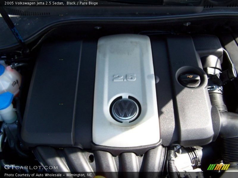 Black / Pure Beige 2005 Volkswagen Jetta 2.5 Sedan