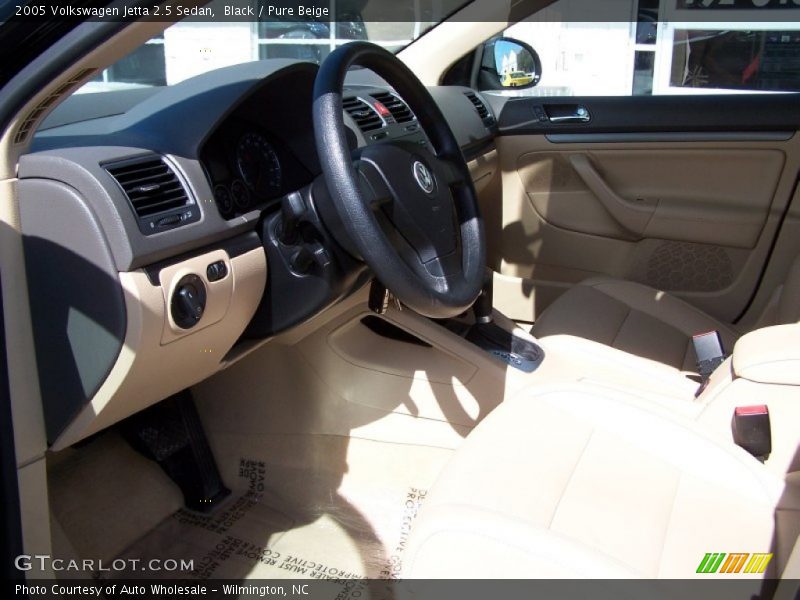 Black / Pure Beige 2005 Volkswagen Jetta 2.5 Sedan