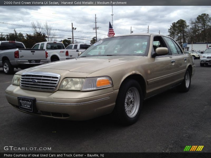 Front 3/4 View of 2000 Crown Victoria LX Sedan