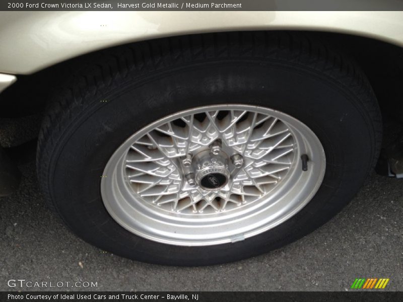 Harvest Gold Metallic / Medium Parchment 2000 Ford Crown Victoria LX Sedan