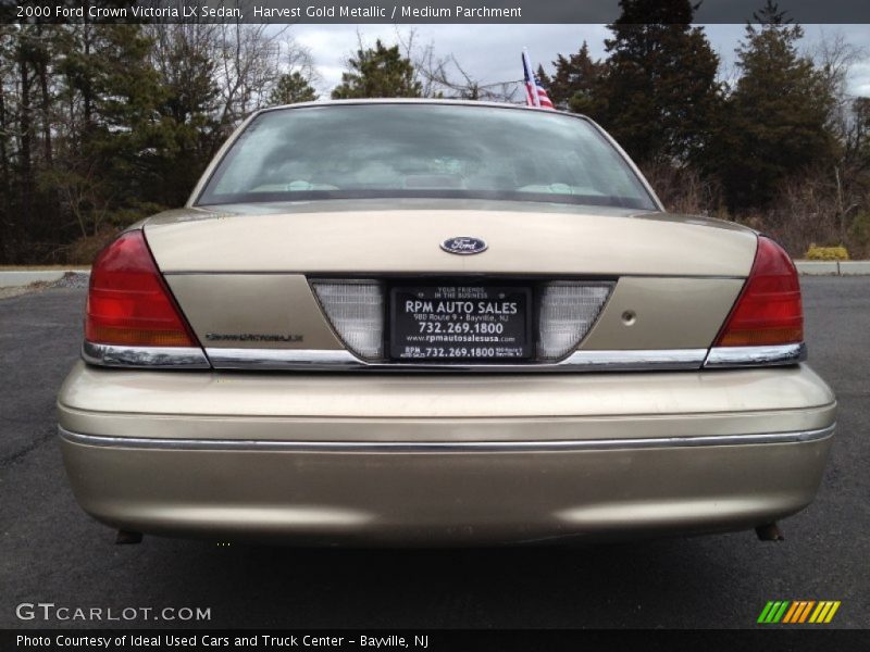 Harvest Gold Metallic / Medium Parchment 2000 Ford Crown Victoria LX Sedan