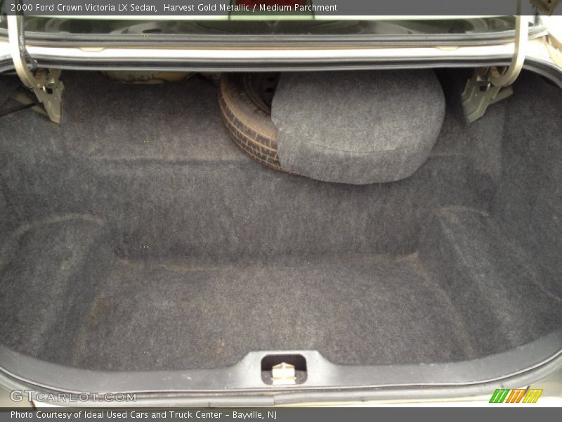  2000 Crown Victoria LX Sedan Trunk