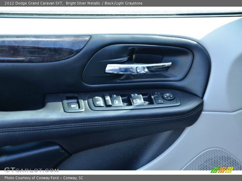 Bright Silver Metallic / Black/Light Graystone 2012 Dodge Grand Caravan SXT
