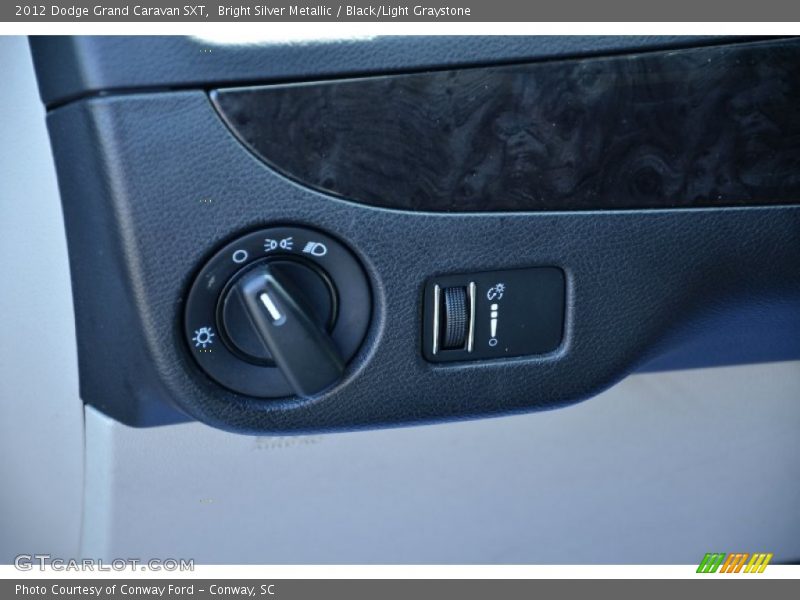 Bright Silver Metallic / Black/Light Graystone 2012 Dodge Grand Caravan SXT