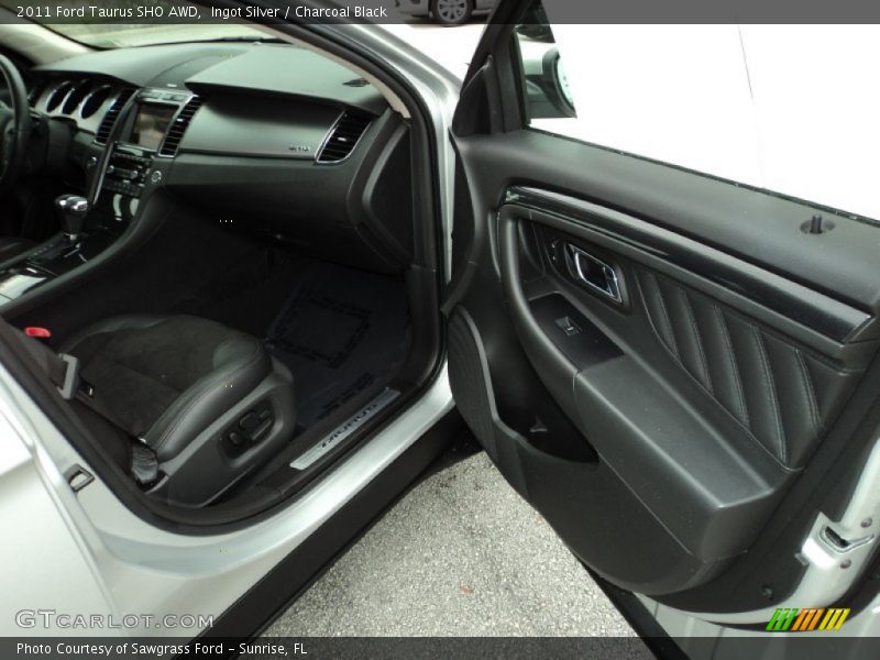 Ingot Silver / Charcoal Black 2011 Ford Taurus SHO AWD