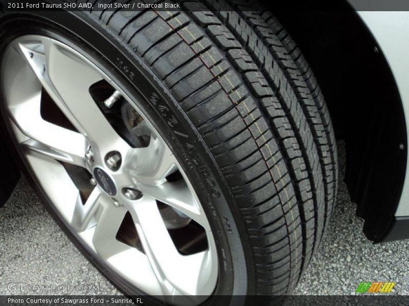 Ingot Silver / Charcoal Black 2011 Ford Taurus SHO AWD