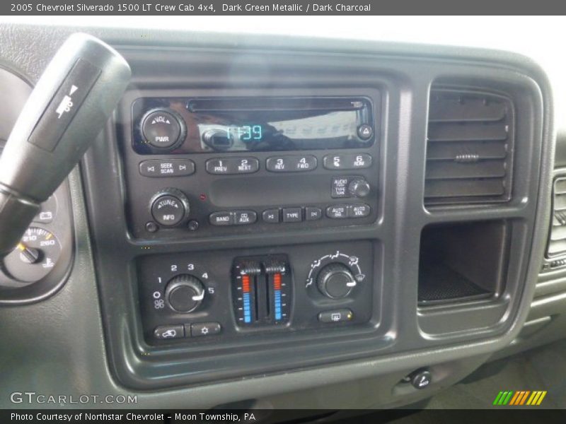 Controls of 2005 Silverado 1500 LT Crew Cab 4x4