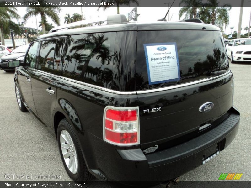 Tuxedo Black Metallic / Charcoal Black 2011 Ford Flex SEL