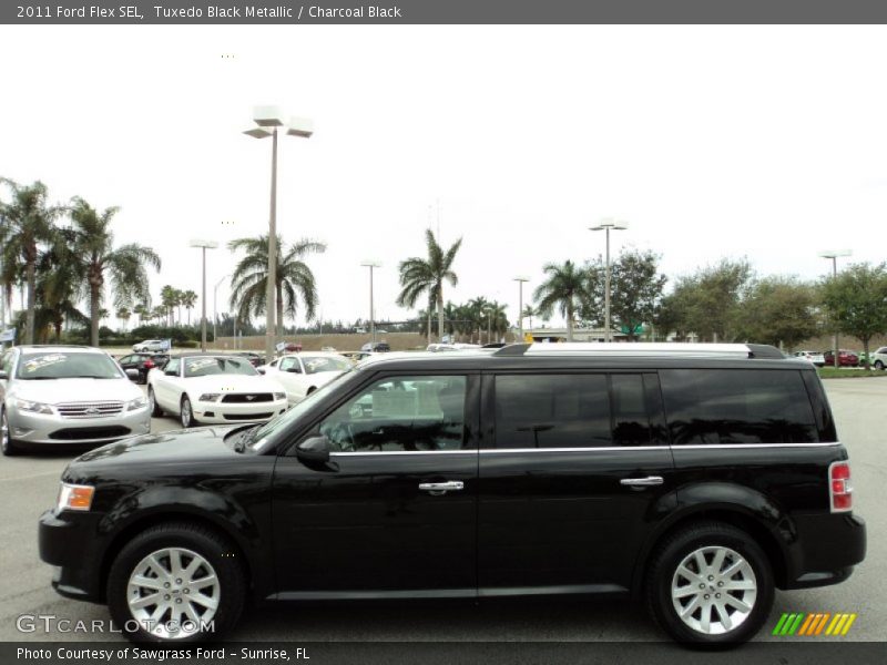 Tuxedo Black Metallic / Charcoal Black 2011 Ford Flex SEL