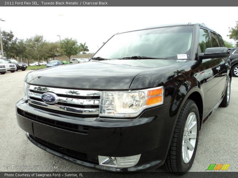 Tuxedo Black Metallic / Charcoal Black 2011 Ford Flex SEL