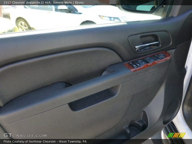 Summit White / Ebony 2012 Chevrolet Avalanche LS 4x4