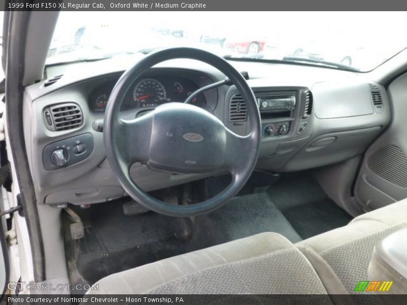 Oxford White / Medium Graphite 1999 Ford F150 XL Regular Cab