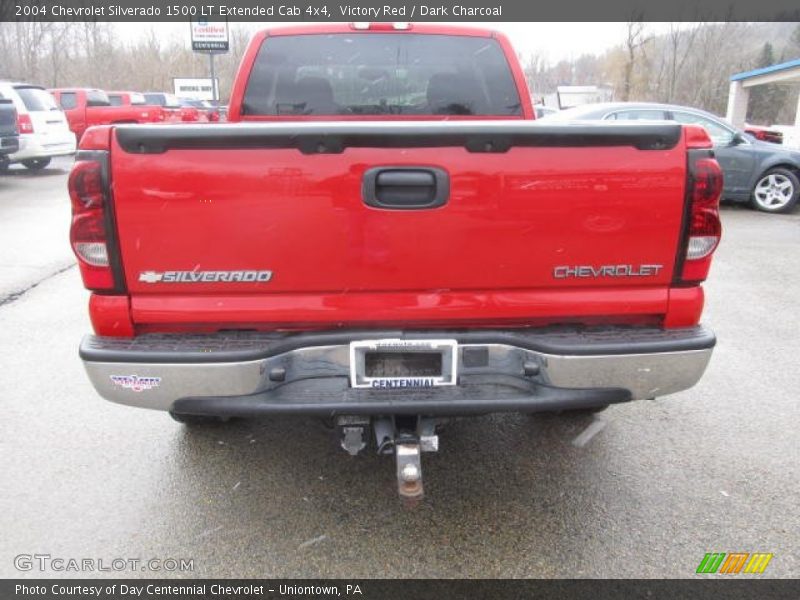 Victory Red / Dark Charcoal 2004 Chevrolet Silverado 1500 LT Extended Cab 4x4
