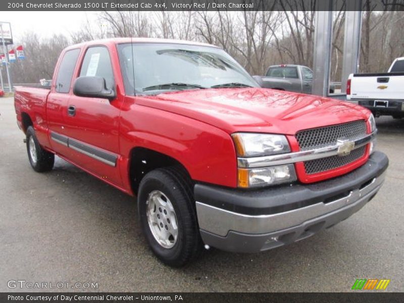 Victory Red / Dark Charcoal 2004 Chevrolet Silverado 1500 LT Extended Cab 4x4