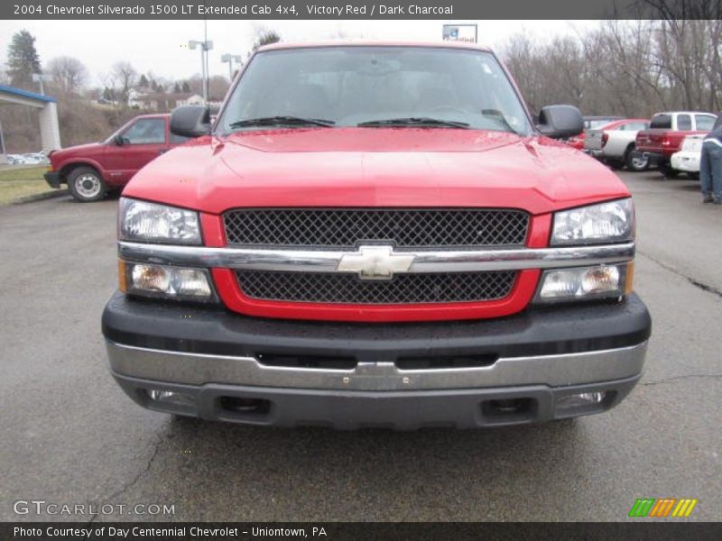 Victory Red / Dark Charcoal 2004 Chevrolet Silverado 1500 LT Extended Cab 4x4