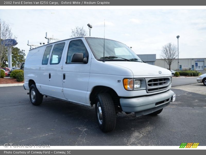 Front 3/4 View of 2002 E Series Van E250 Cargo