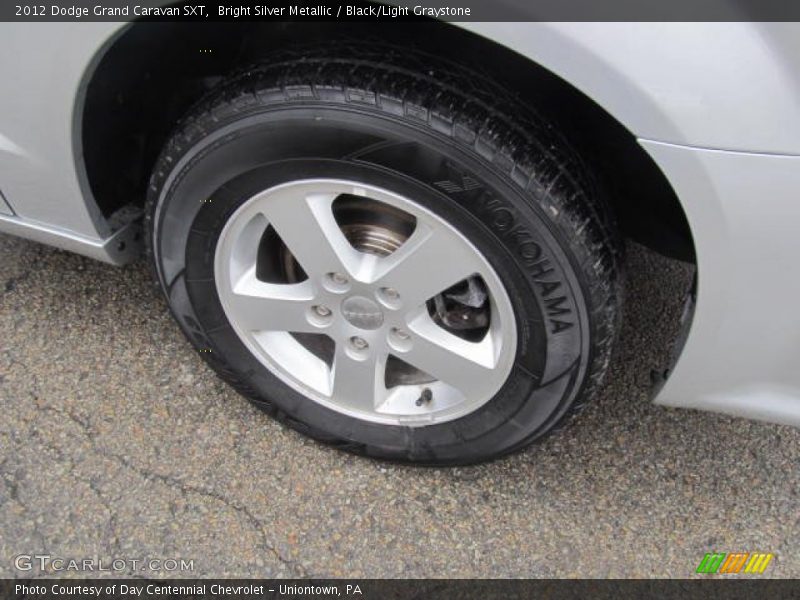 Bright Silver Metallic / Black/Light Graystone 2012 Dodge Grand Caravan SXT