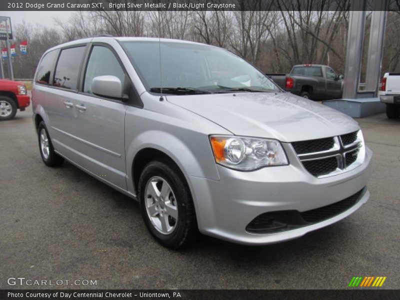 Front 3/4 View of 2012 Grand Caravan SXT