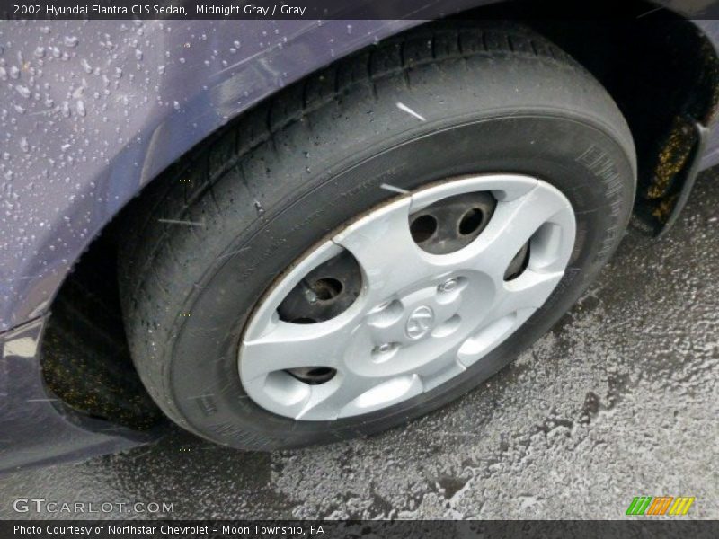 Midnight Gray / Gray 2002 Hyundai Elantra GLS Sedan